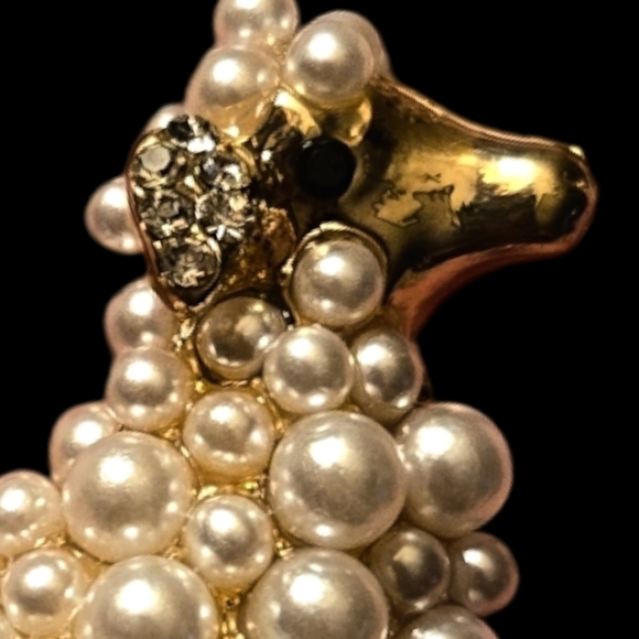 Unique Pearl Sheep / Lamb Brooch - Picture 2 of 4